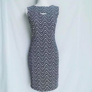 Size 4, zig zag print dress, black and white